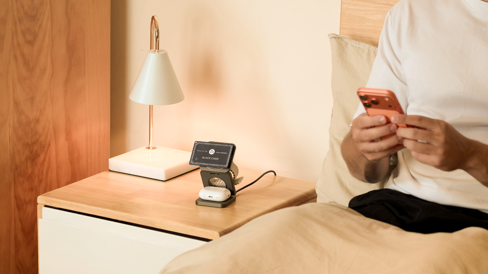 No Battery Replacement Needed, Supports Qi Wireless Charging